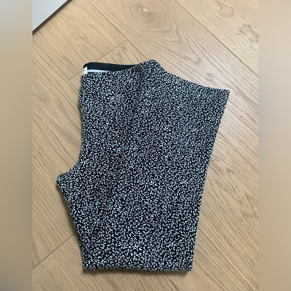 Anthro: The essential cropped flare trouser - Picture 3 of 5